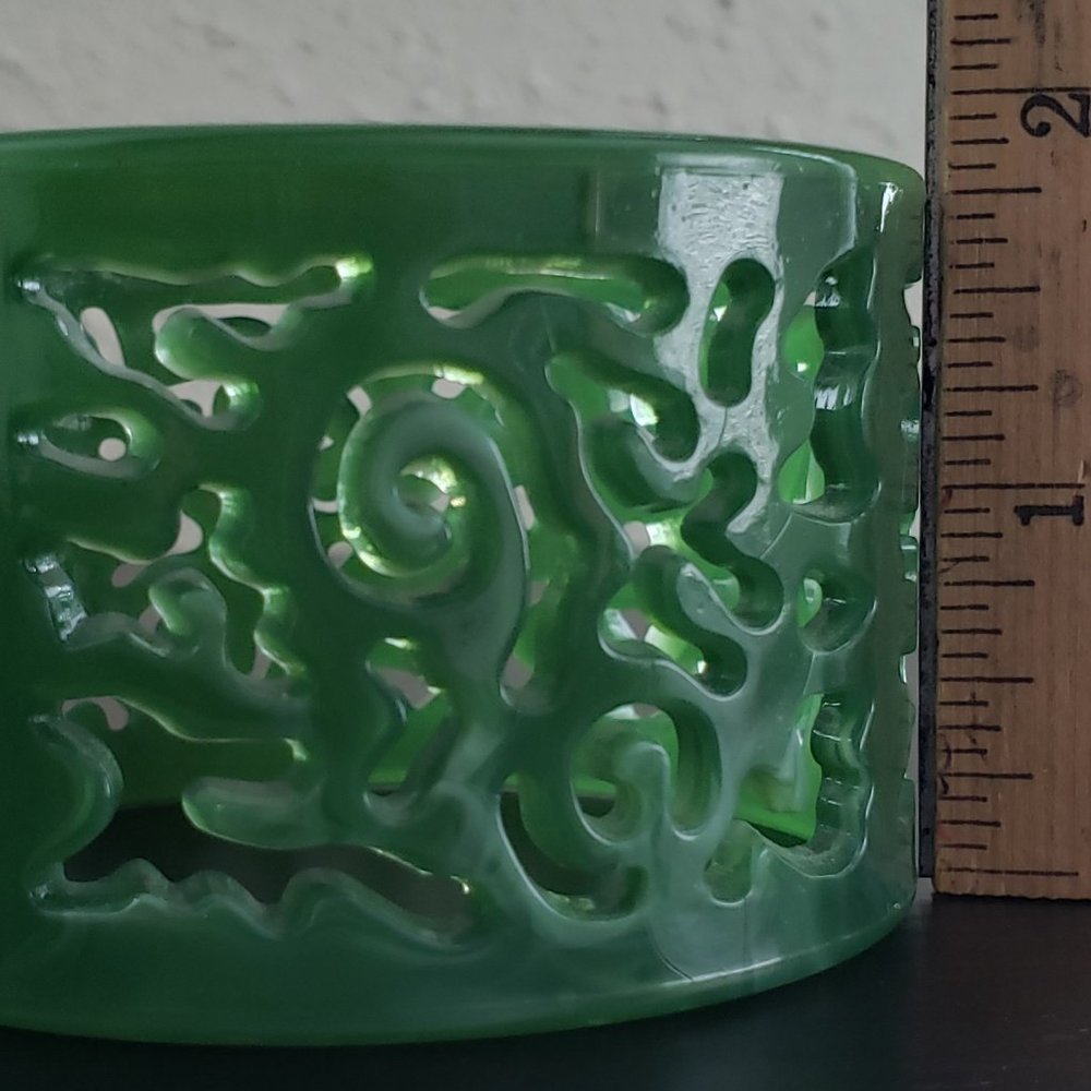 Jade Swirl Stylized Bracelet 1.75"